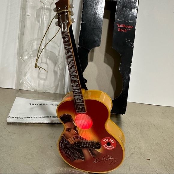 Vintage Elvis Illuminated Musical Ornament Jailhouse Rock Elvis Presley NEW - Picture 4 of 8